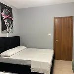 Super House 2 Blloku - 3 ティラナ