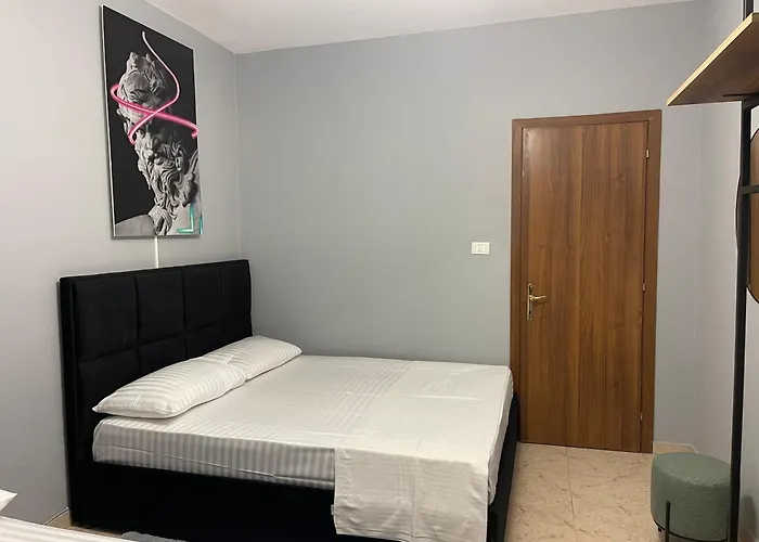 Super House 2 Blloku - 3 Tirana