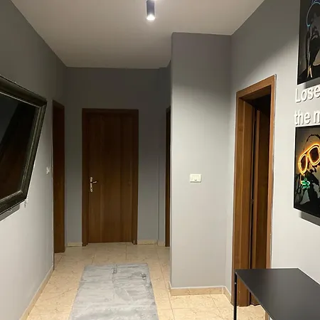 Super House 2 Blloku - 3 * Тирана