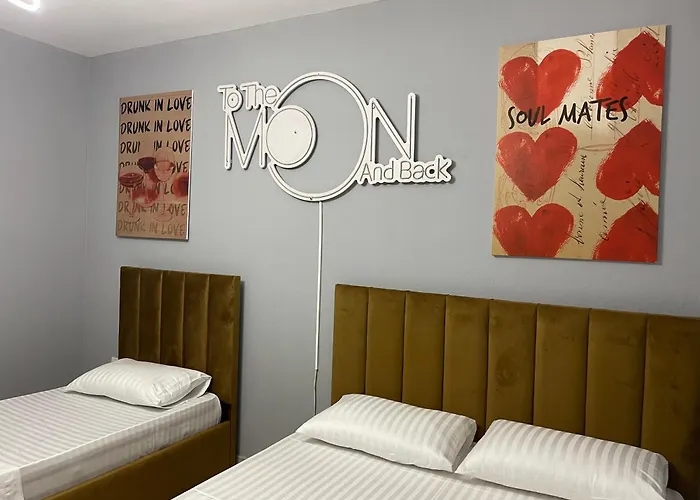 Super House 2 Blloku - 3 Tirana